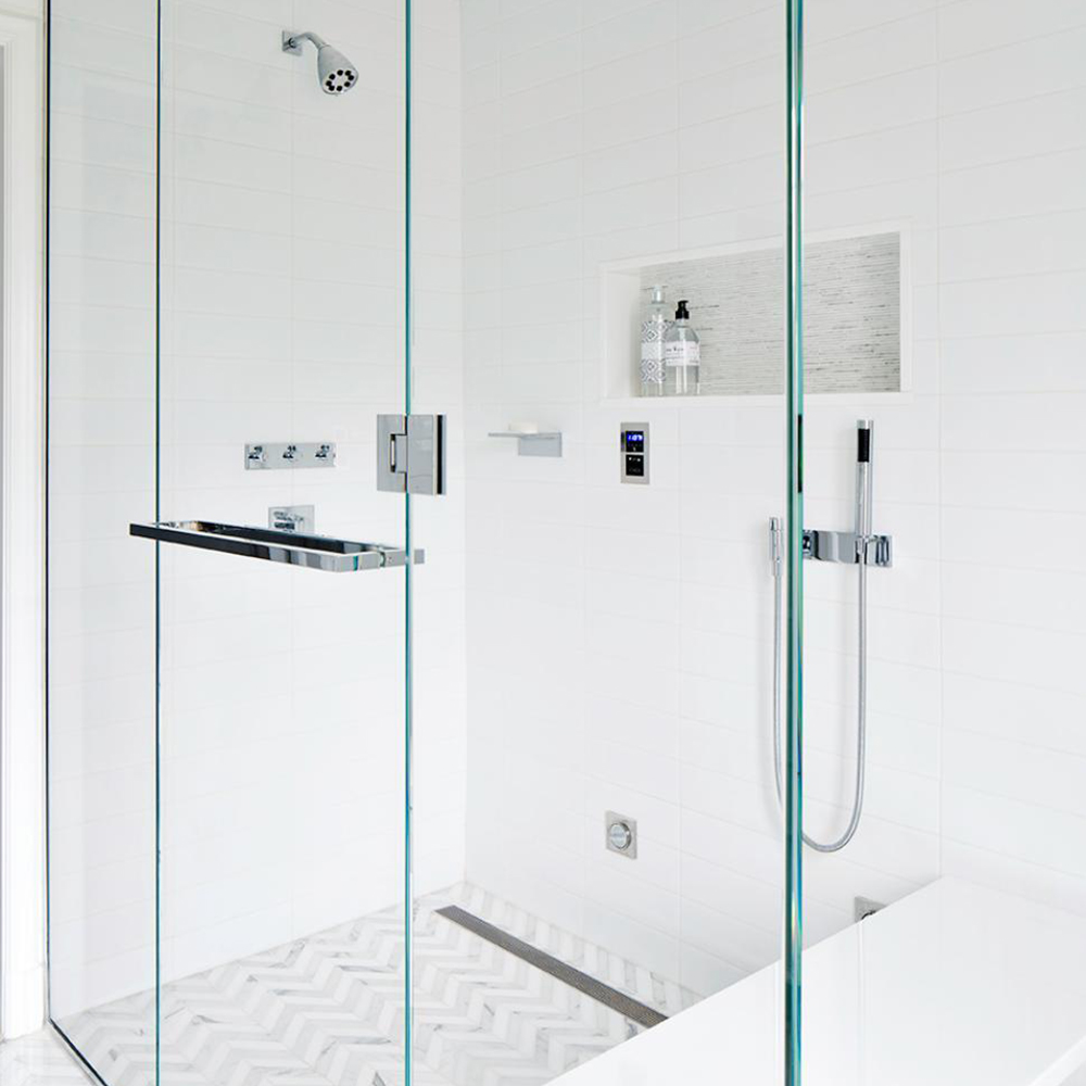 A elegância das portas deslizantes de vidro para chuveiro